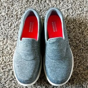 Skechers Goga max Slip-on Shoes Size 7